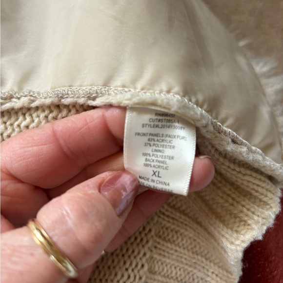 Eyeshadow faux fir vest - Picture 5 of 6